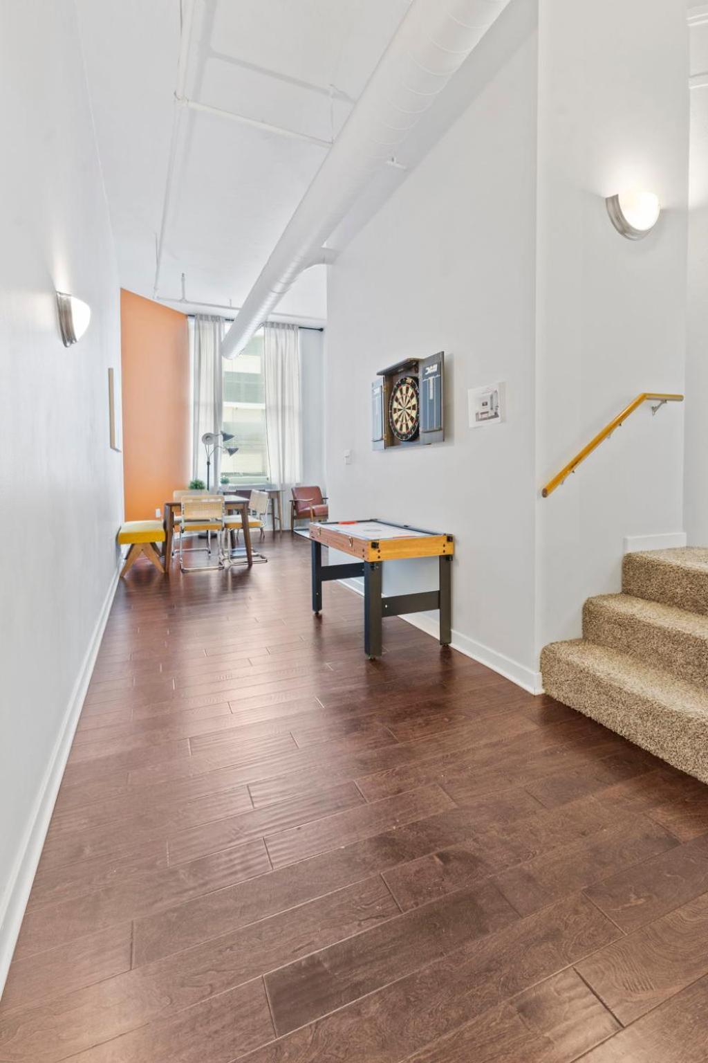 Indy Loft - Monument Circle - Sleeps 7 - Convention Walkable Apartment Индианаполис Екстериор снимка