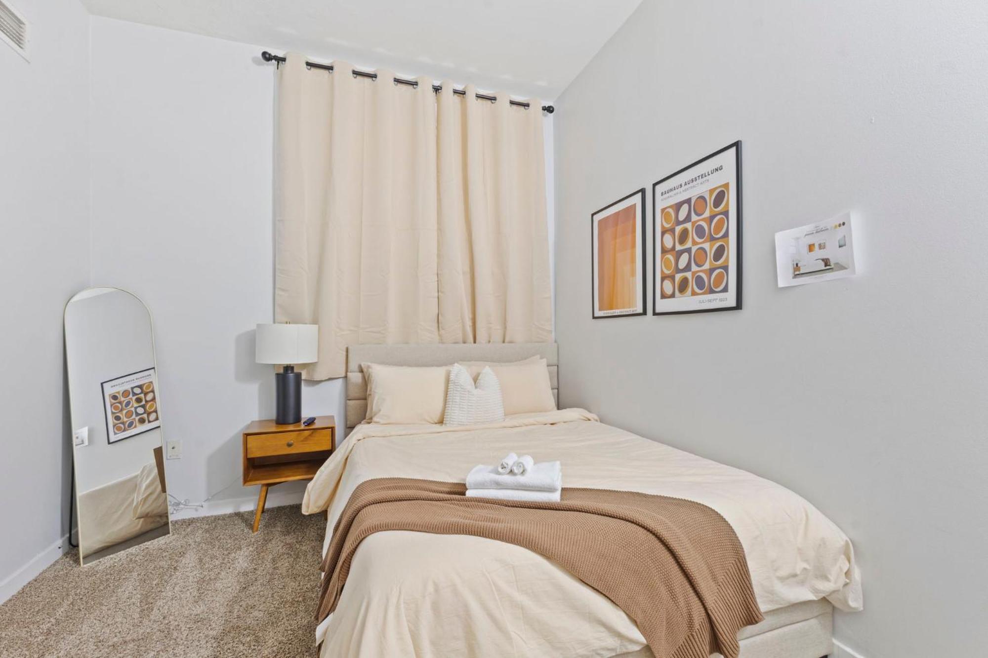 Indy Loft - Monument Circle - Sleeps 7 - Convention Walkable Apartment Индианаполис Екстериор снимка