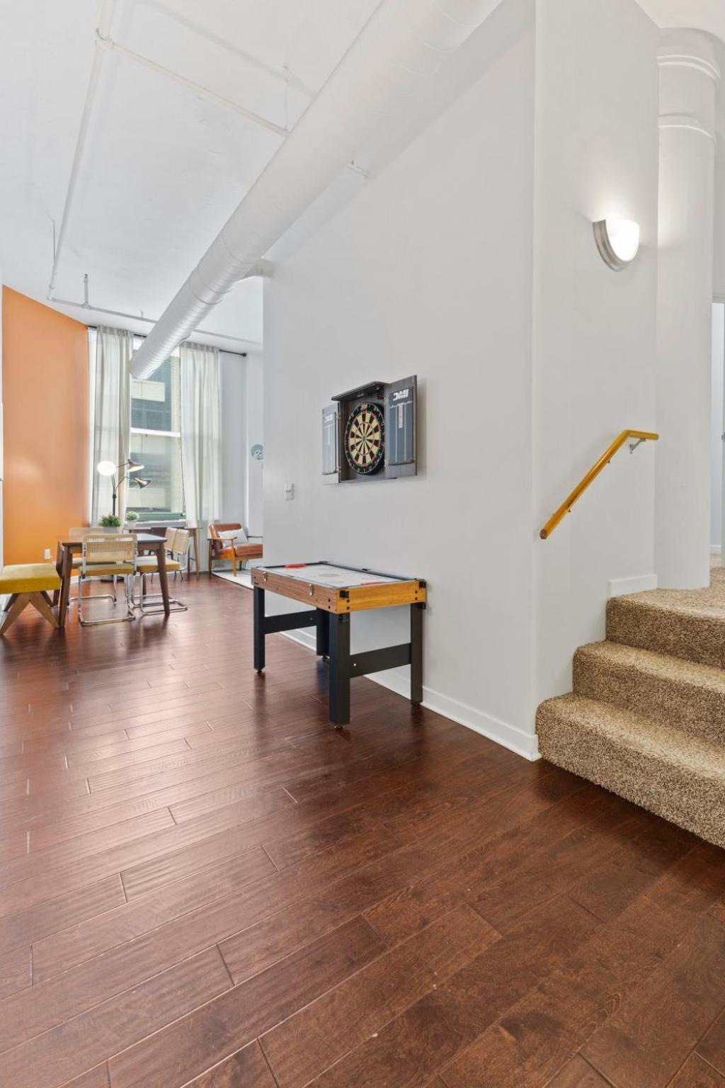 Indy Loft - Monument Circle - Sleeps 7 - Convention Walkable Apartment Индианаполис Екстериор снимка