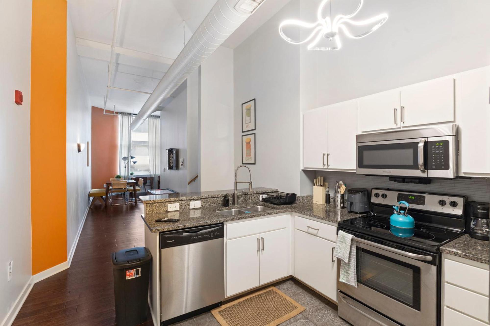 Indy Loft - Monument Circle - Sleeps 7 - Convention Walkable Apartment Индианаполис Екстериор снимка