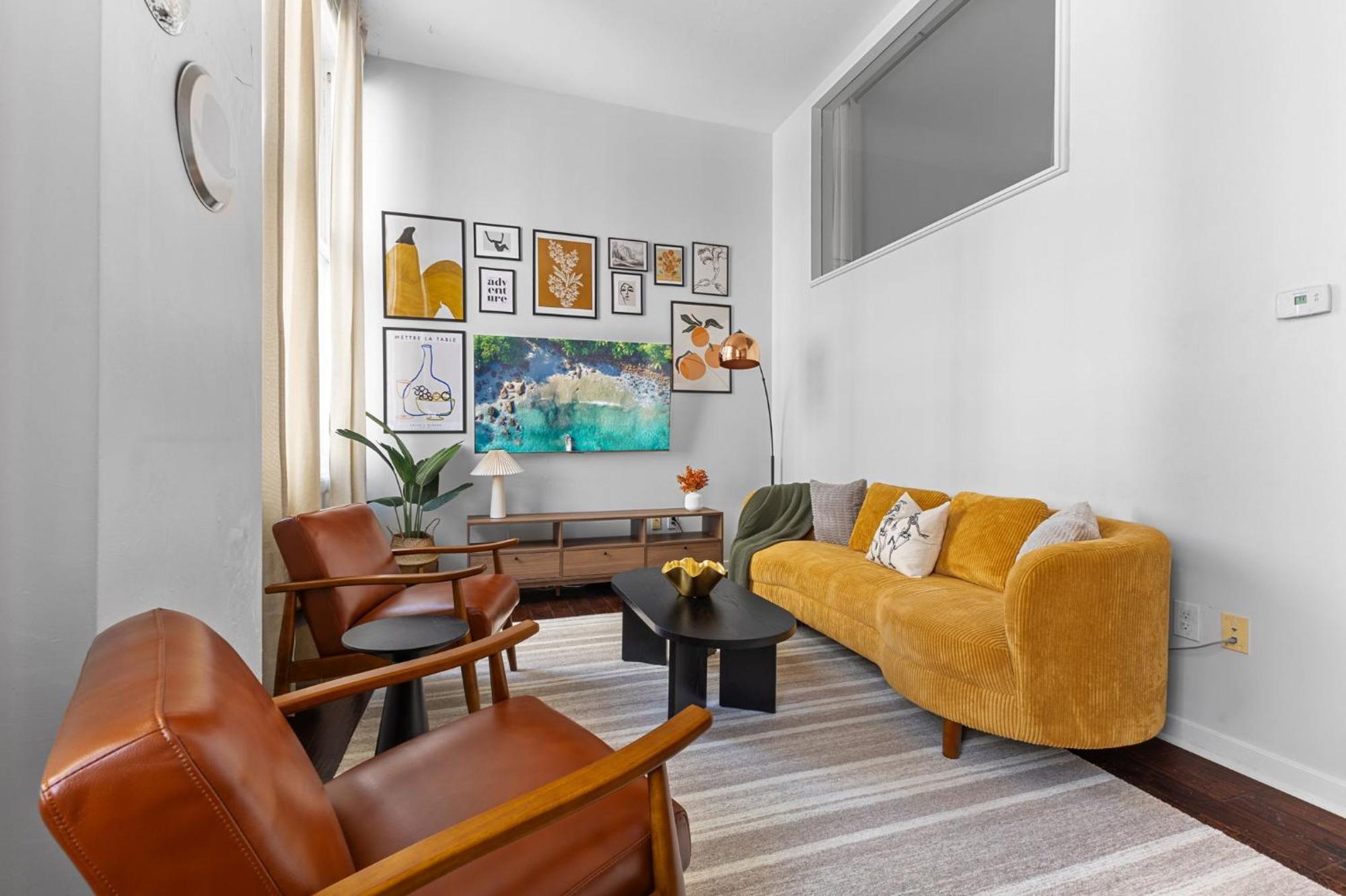 Indy Loft - Monument Circle - Sleeps 7 - Convention Walkable Apartment Индианаполис Екстериор снимка