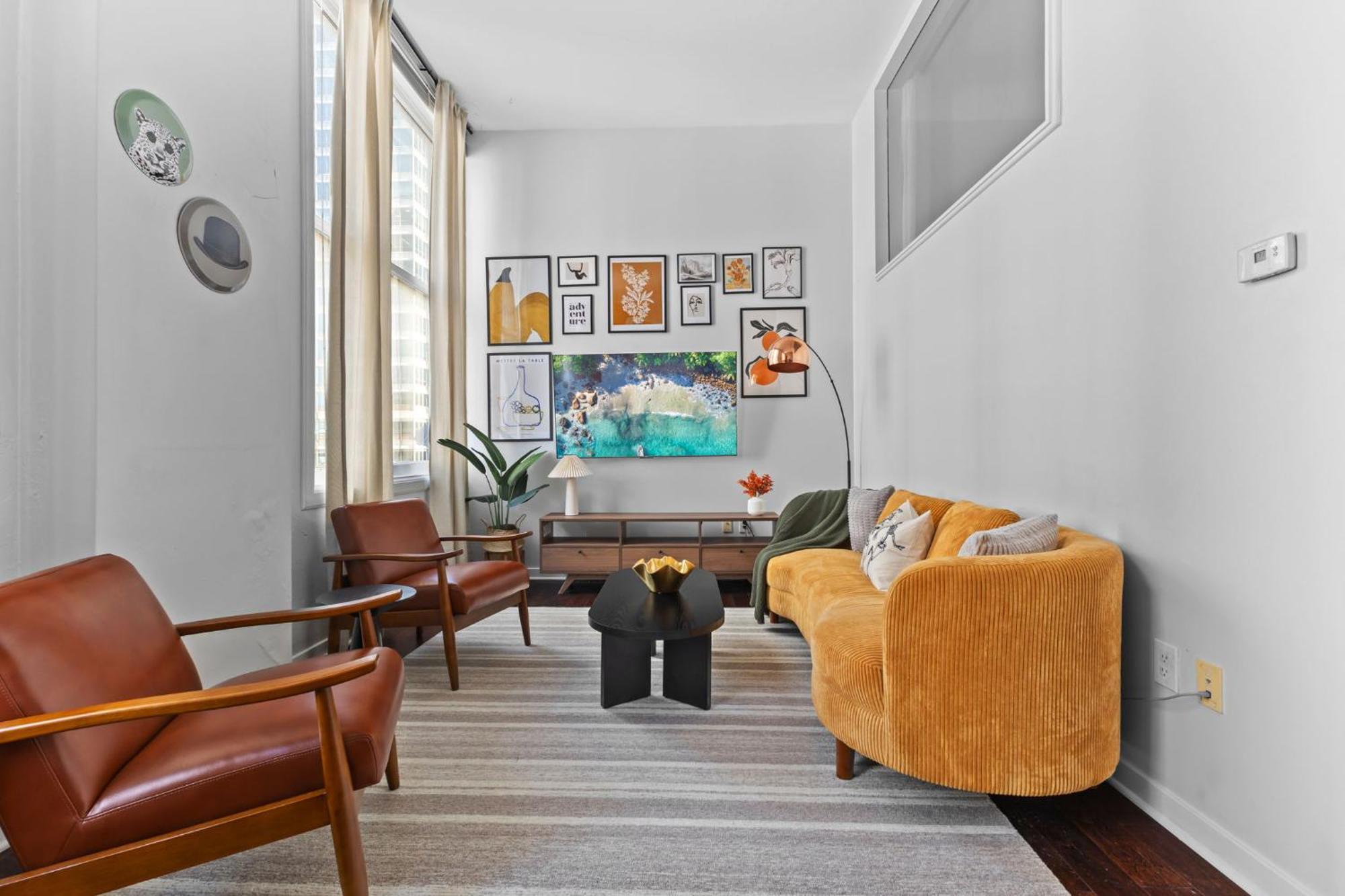 Indy Loft - Monument Circle - Sleeps 7 - Convention Walkable Apartment Индианаполис Екстериор снимка